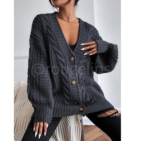 Oversized Grey Cable Knit Cardigan Long Sleeves Hip Length Buttoned - Picture 5 of 16